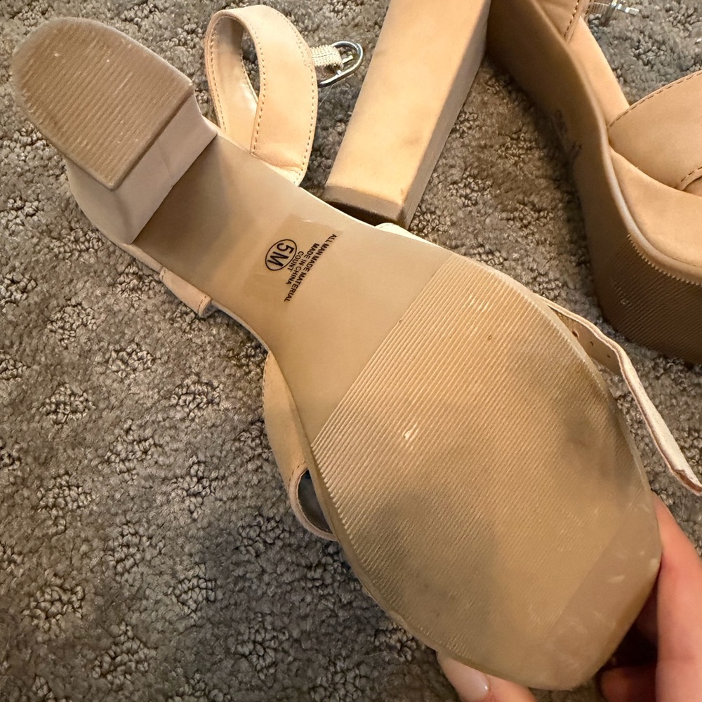 Y.not tan heels size 5 - Picture 5 of 5